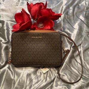 🌹Michael Kors Signature Jet Set Large Printed Logo Crossbody Bag “LIKE NEW”